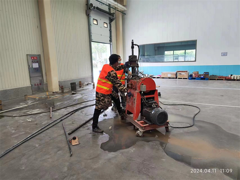 熊口镇厂房地面下沉塌陷注浆加固施工